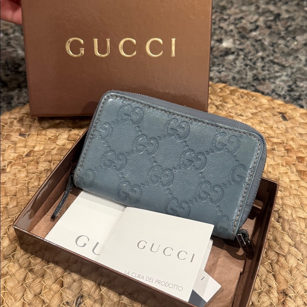 Gucci Black Embossed GG Zip Card Holder